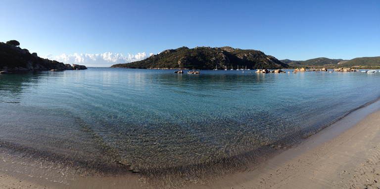 Piétragione, vue d'ensemblre de la baie